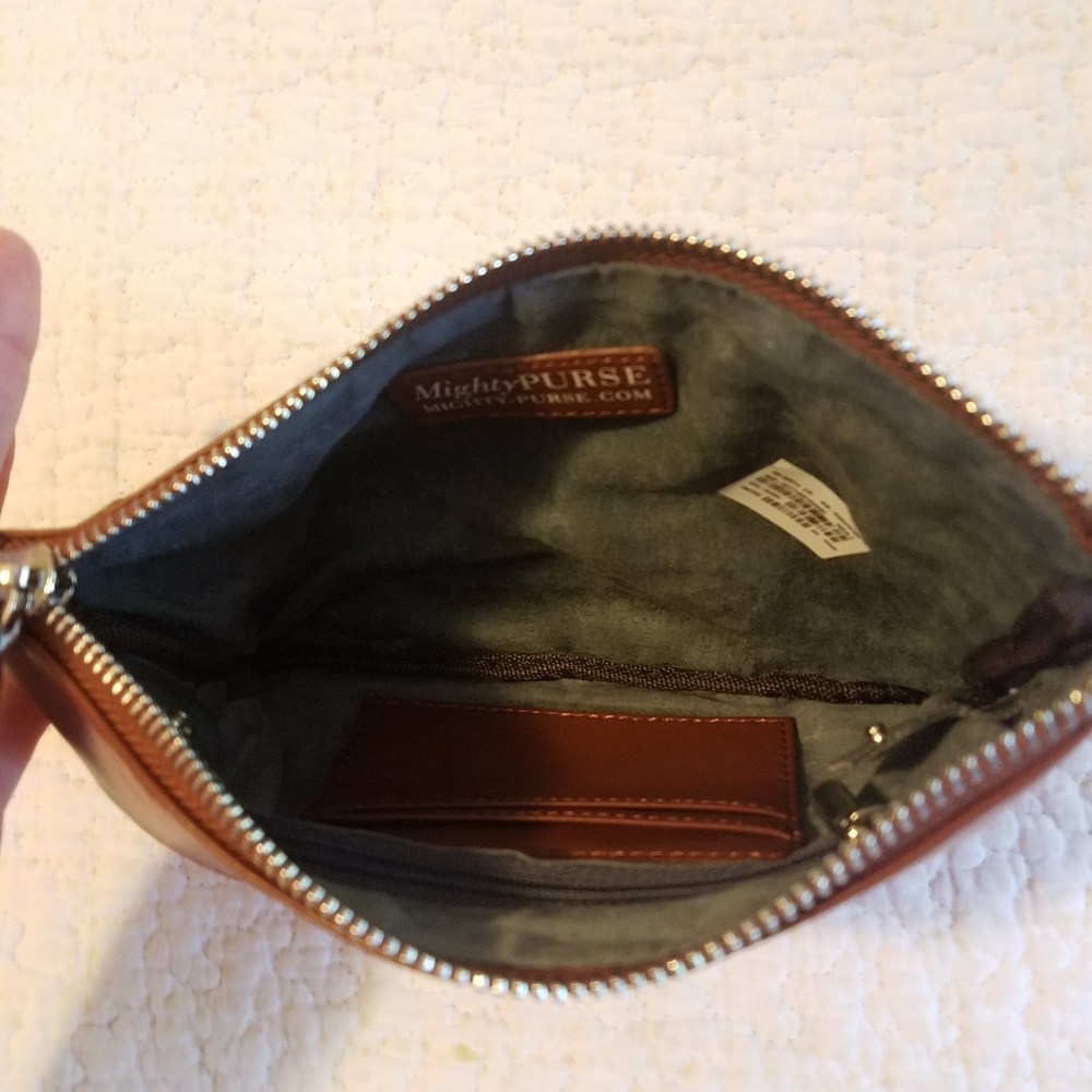 Hbutler Mighty Charger Convertible Purse/Clutch View 5